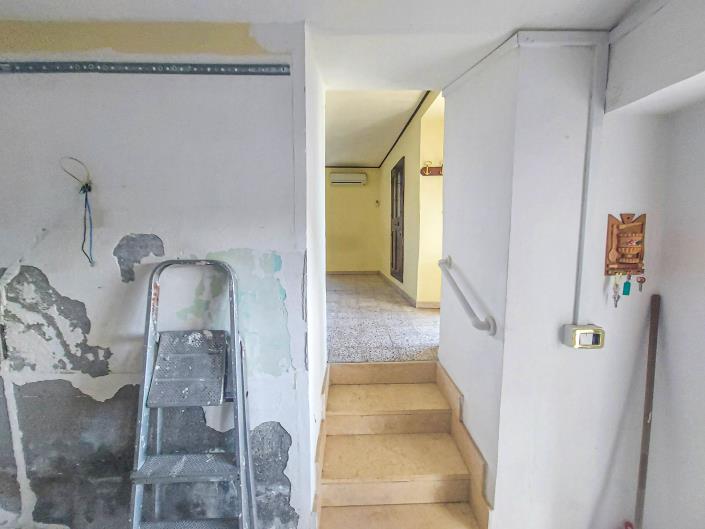 Image No.22-2 Bed Semi-Detached for sale