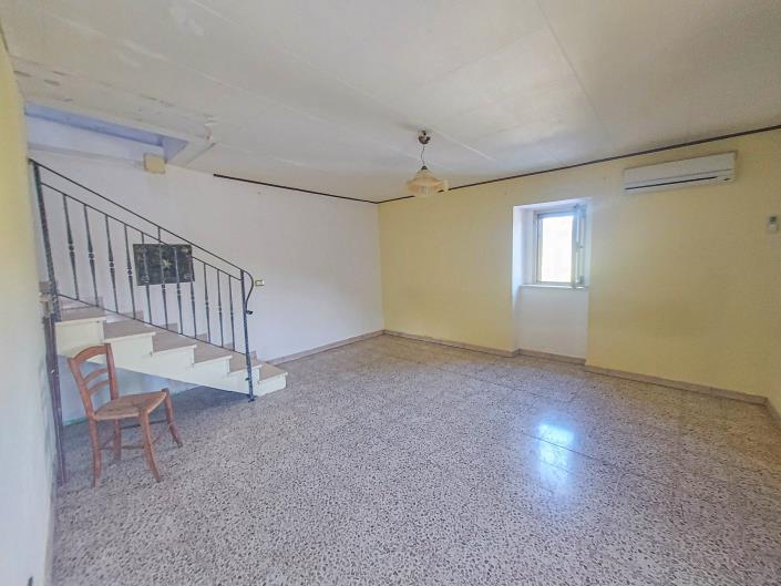 Image No.23-2 Bed Semi-Detached for sale