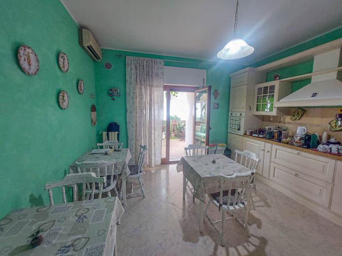 Image No.14-3 Bed Apartment for sale