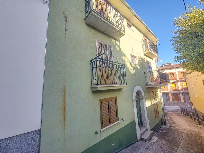 Image No.8-4 Bed Townhouse for sale