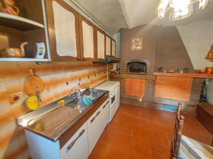 Image No.12-4 Bed Townhouse for sale