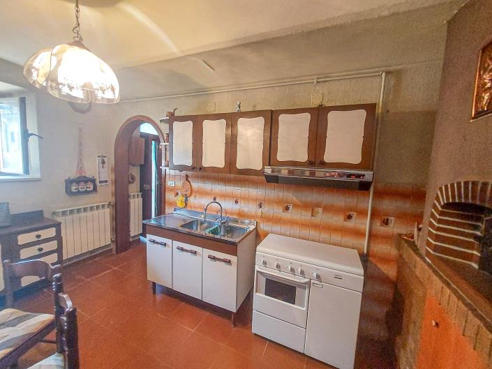 Image No.14-4 Bed Townhouse for sale