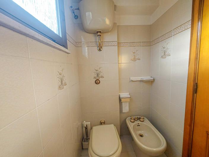 Image No.21-4 Bed Townhouse for sale