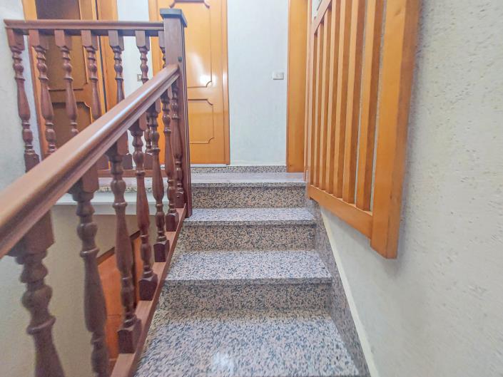 Image No.33-4 Bed Townhouse for sale