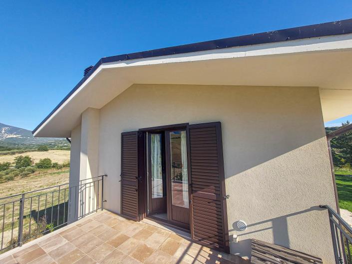 Image No.29-5 Bed Villa / Detached for sale