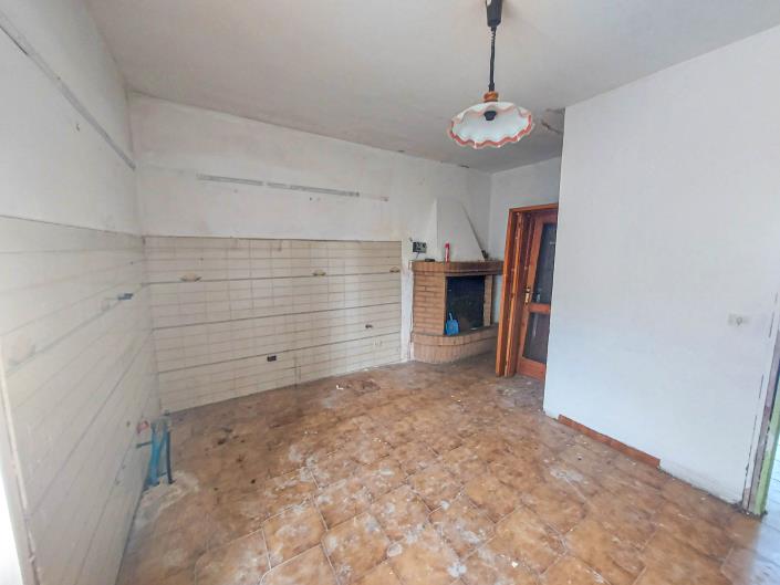 Image No.18-Maison de campagne de 3 chambres à vendre à Palombaro