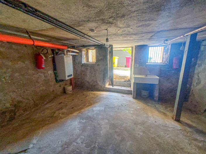 Image No.13-2 Bed Semi-Detached for sale