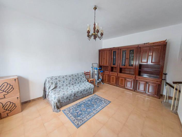 Image No.15-2 Bed Semi-Detached for sale