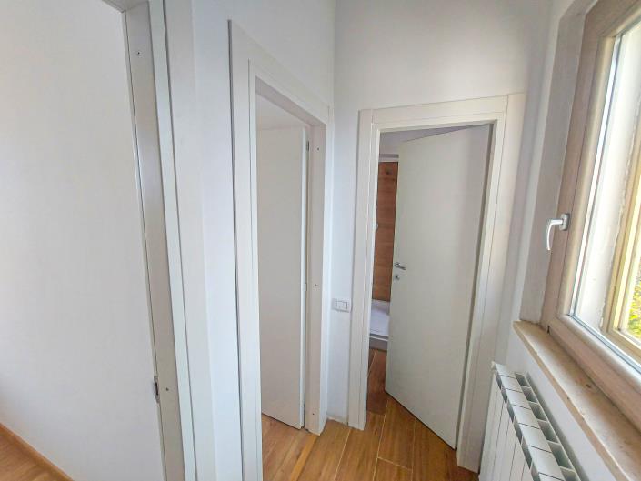 Image No.28-2 Bed Semi-Detached for sale