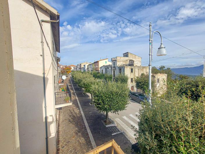 Image No.32-2 Bed Semi-Detached for sale