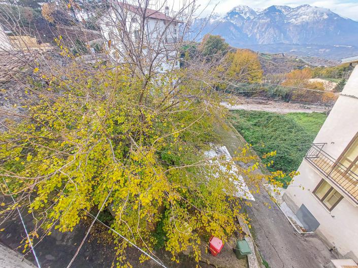 Image No.40-2 Bed Semi-Detached for sale