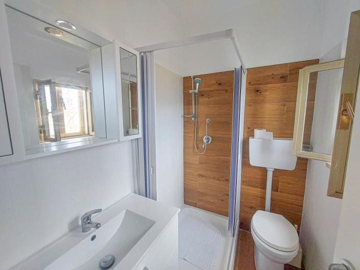 Image No.41-2 Bed Semi-Detached for sale