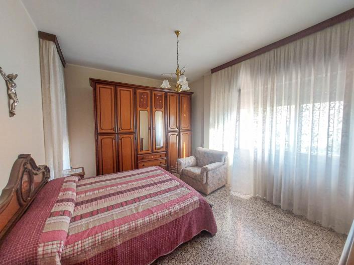 Image No.16-2 Bed Apartment for sale