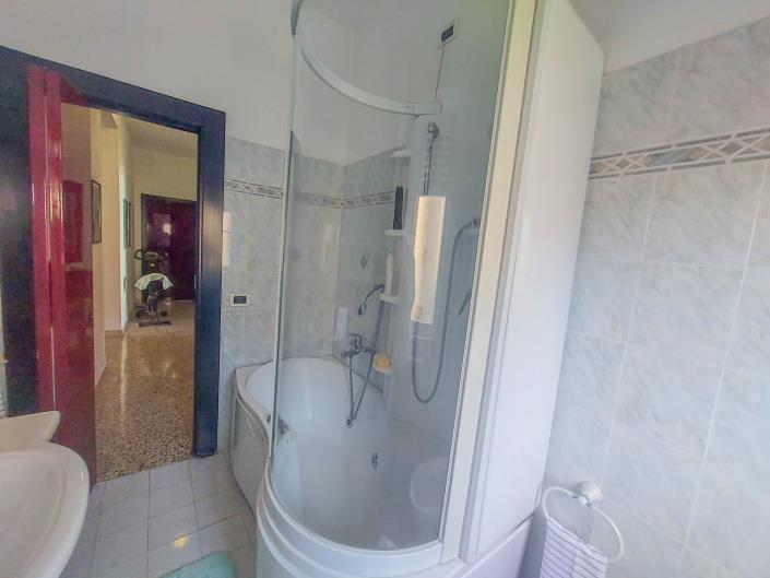 Image No.34-2 Bed Apartment for sale