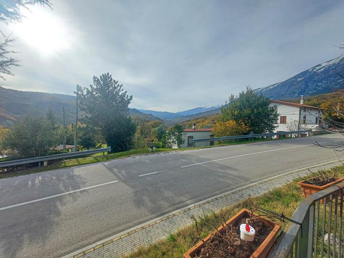 Image No.4-2 Bed Semi-Detached for sale