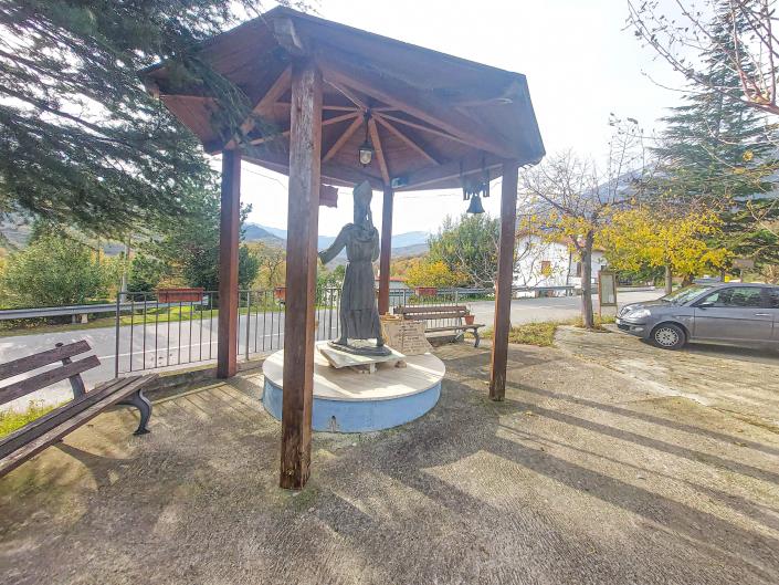 Image No.8-2 Bed Semi-Detached for sale