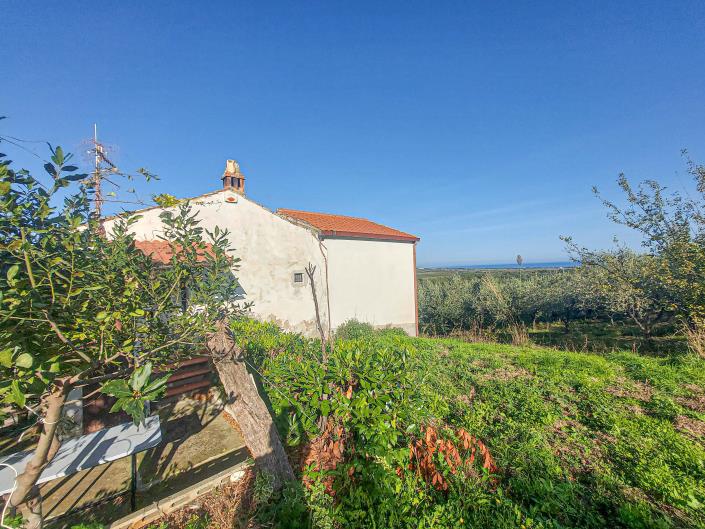 Image No.2-Propriété de pays de 2 chambres à vendre à Torino di Sangro