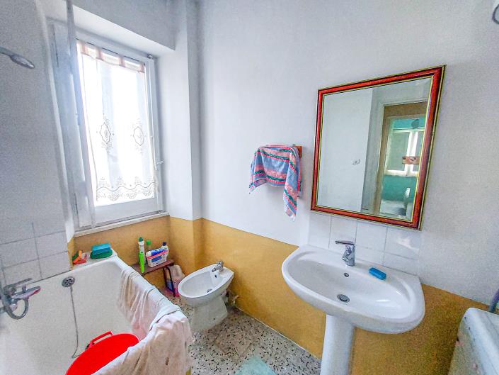 Image No.25-2 Bed Apartment for sale