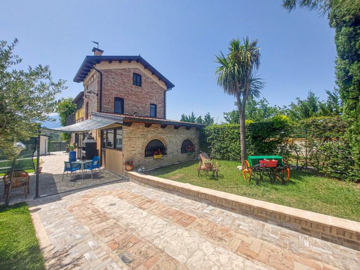 Image No.12-2 Bed Villa for sale