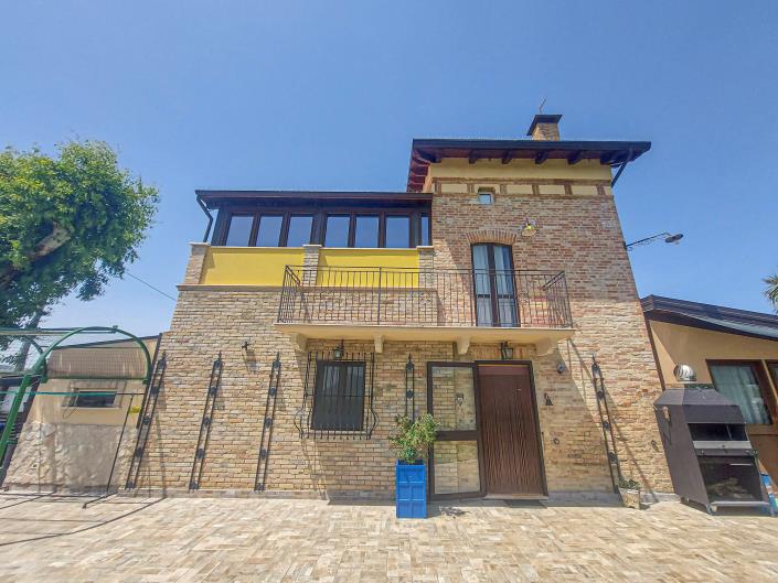 Image No.17-2 Bed Villa for sale