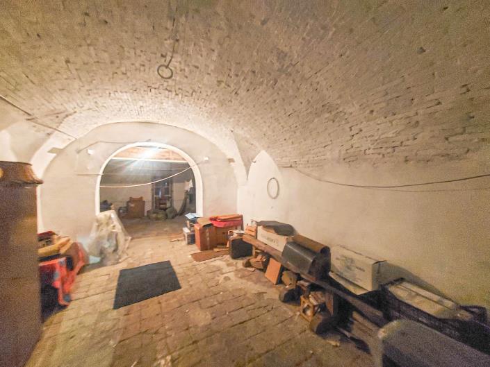 Image No.5-5 Bed Townhouse for sale