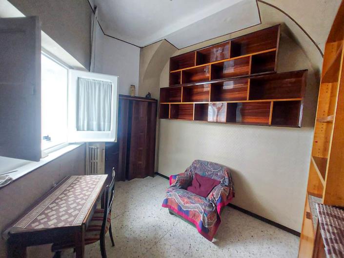 Image No.13-5 Bed Townhouse for sale