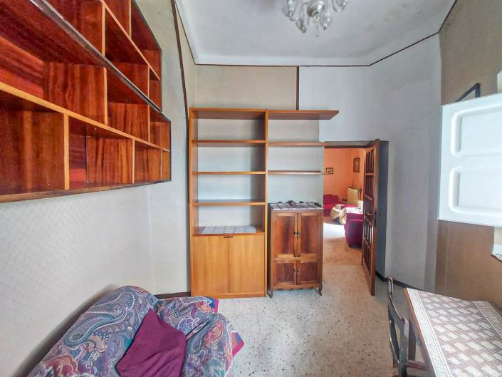 Image No.14-5 Bed Townhouse for sale