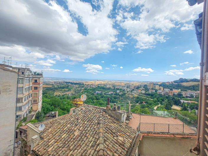 Image No.26-5 Bed Townhouse for sale