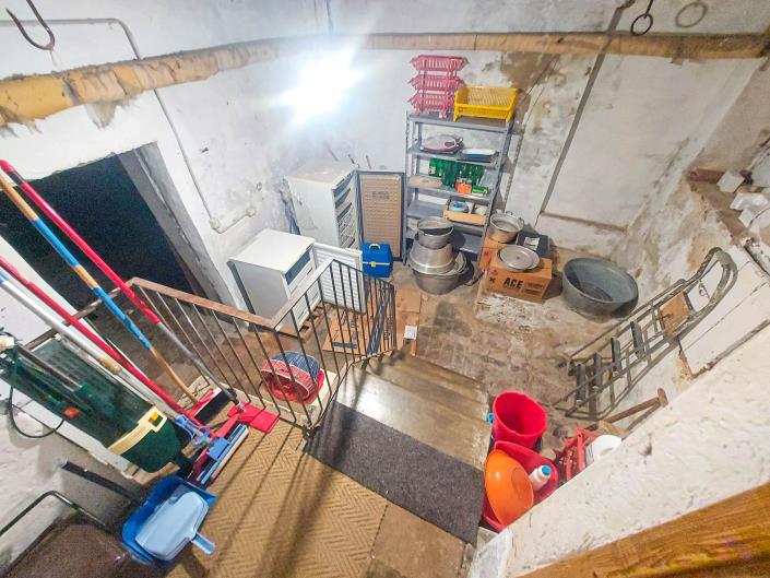 Image No.42-5 Bed Townhouse for sale