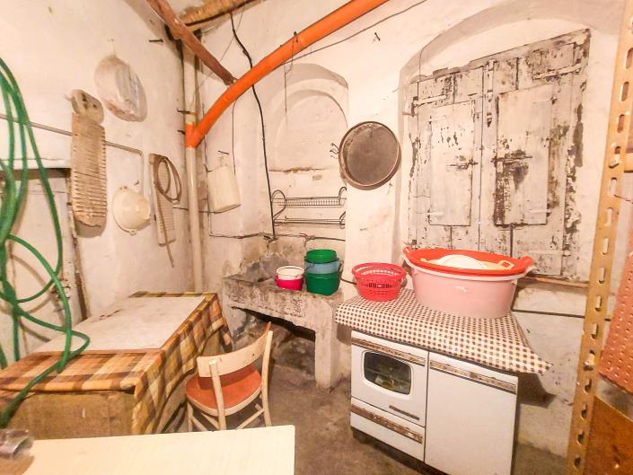 Image No.45-5 Bed Townhouse for sale