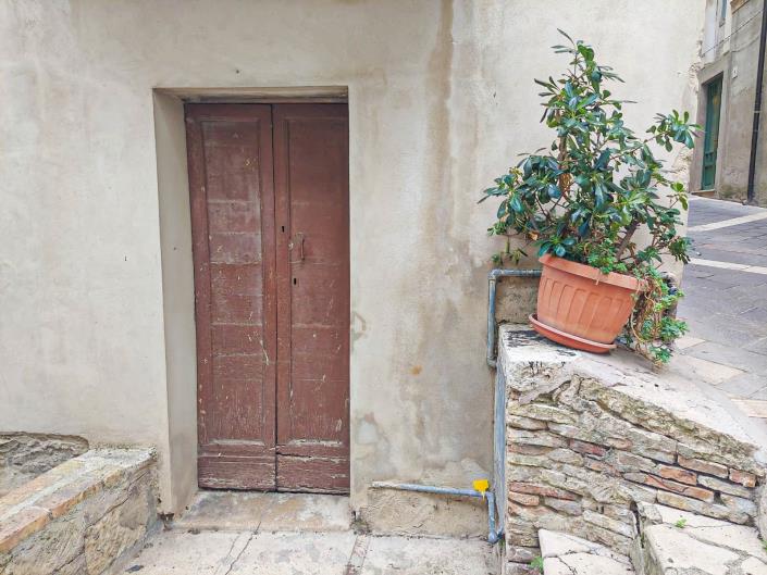 Image No.48-5 Bed Townhouse for sale