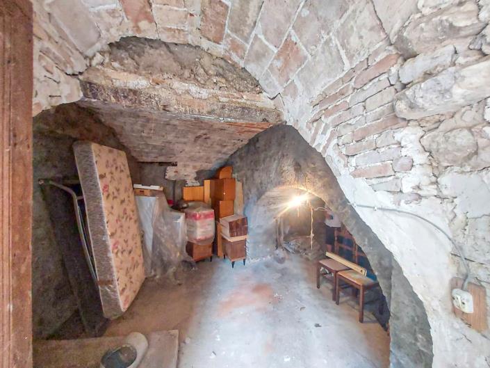 Image No.54-5 Bed Townhouse for sale