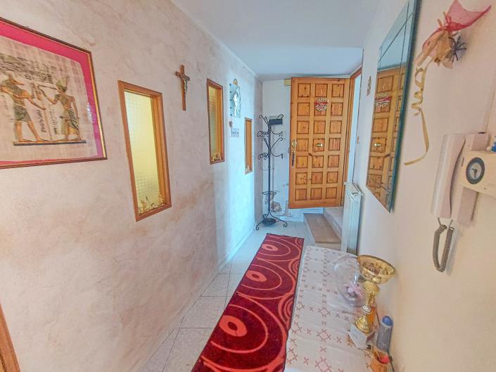 Image No.2-4 Bed Townhouse for sale