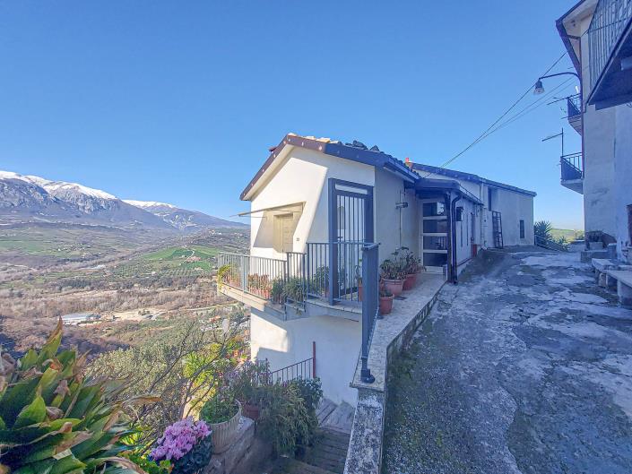 Image No.7-4 Bed Townhouse for sale