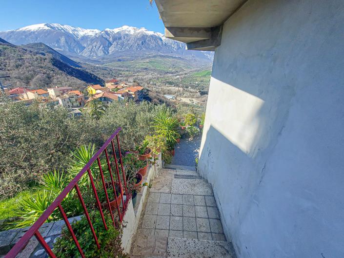 Image No.8-4 Bed Townhouse for sale