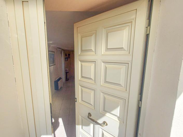 Image No.15-4 Bed Townhouse for sale