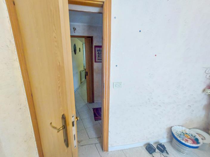 Image No.20-4 Bed Townhouse for sale