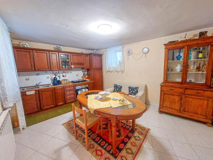 Image No.24-4 Bed Townhouse for sale