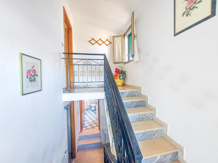 Image No.30-4 Bed Townhouse for sale