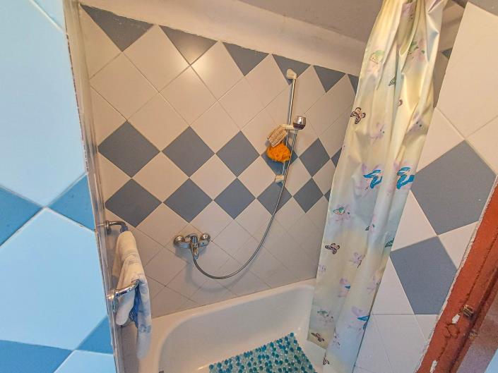 Image No.32-4 Bed Townhouse for sale