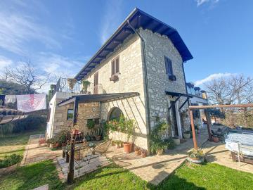 1 - Casacanditella, Villa