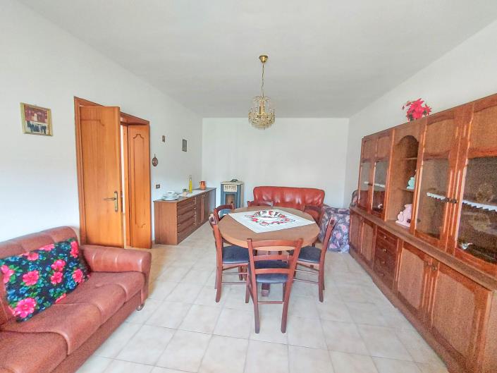 Image No.12-2 Bed Villa / Detached for sale