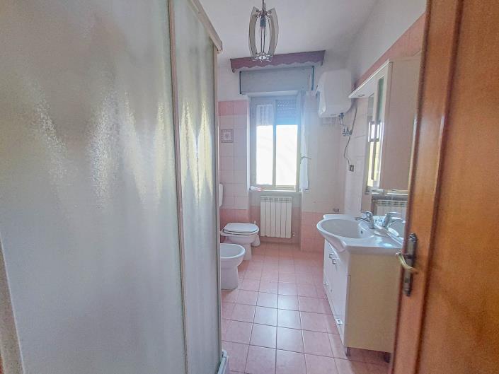 Image No.21-2 Bed Villa / Detached for sale