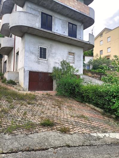 Image No.3-Propriété de pays de 4 chambres à vendre à Gessopalena