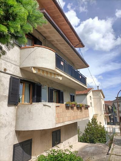 Image No.2-Propriété de pays de 4 chambres à vendre à Gessopalena