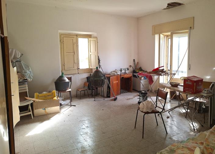 Image No.12-3 Bed House for sale