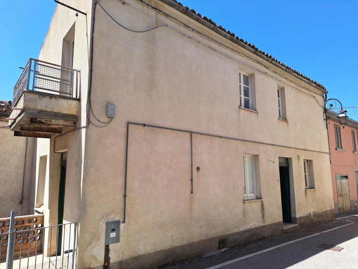 Image No.2-Maison de campagne de 3 chambres à vendre à Carunchio