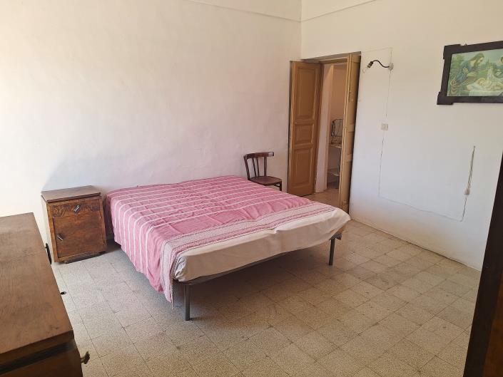 Image No.15-2 Bed Semi-Detached for sale