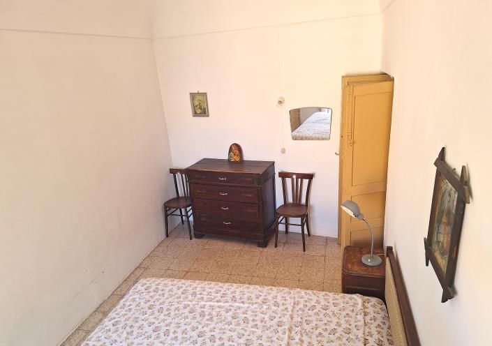 Image No.17-2 Bed Semi-Detached for sale