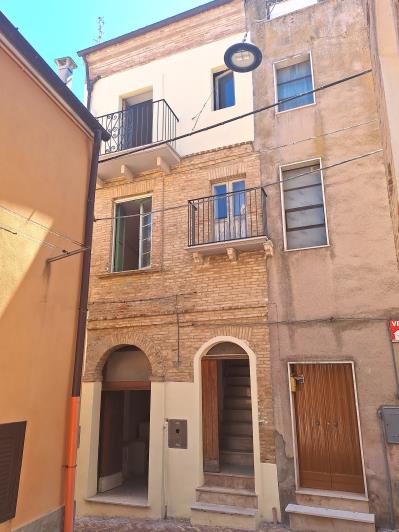 Image No.2-2 Bed Semi-Detached for sale